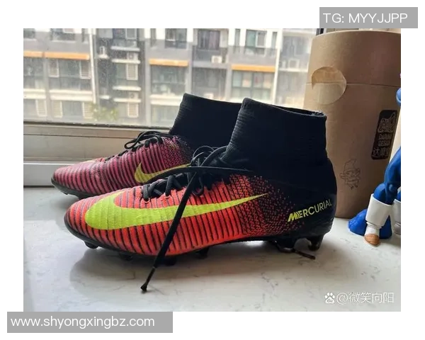 球星专属足球鞋是否存在同款版本适合普通球员穿着的市场分析 球星专属足球鞋是否存在同款版本适合普通球员穿着的市场分析