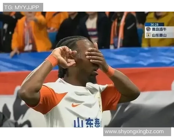 足球球星遭遇粉丝猛烈批评被指表现不佳引发广泛争议 足球球星遭遇粉丝猛烈批评被指表现不佳引发广泛争议